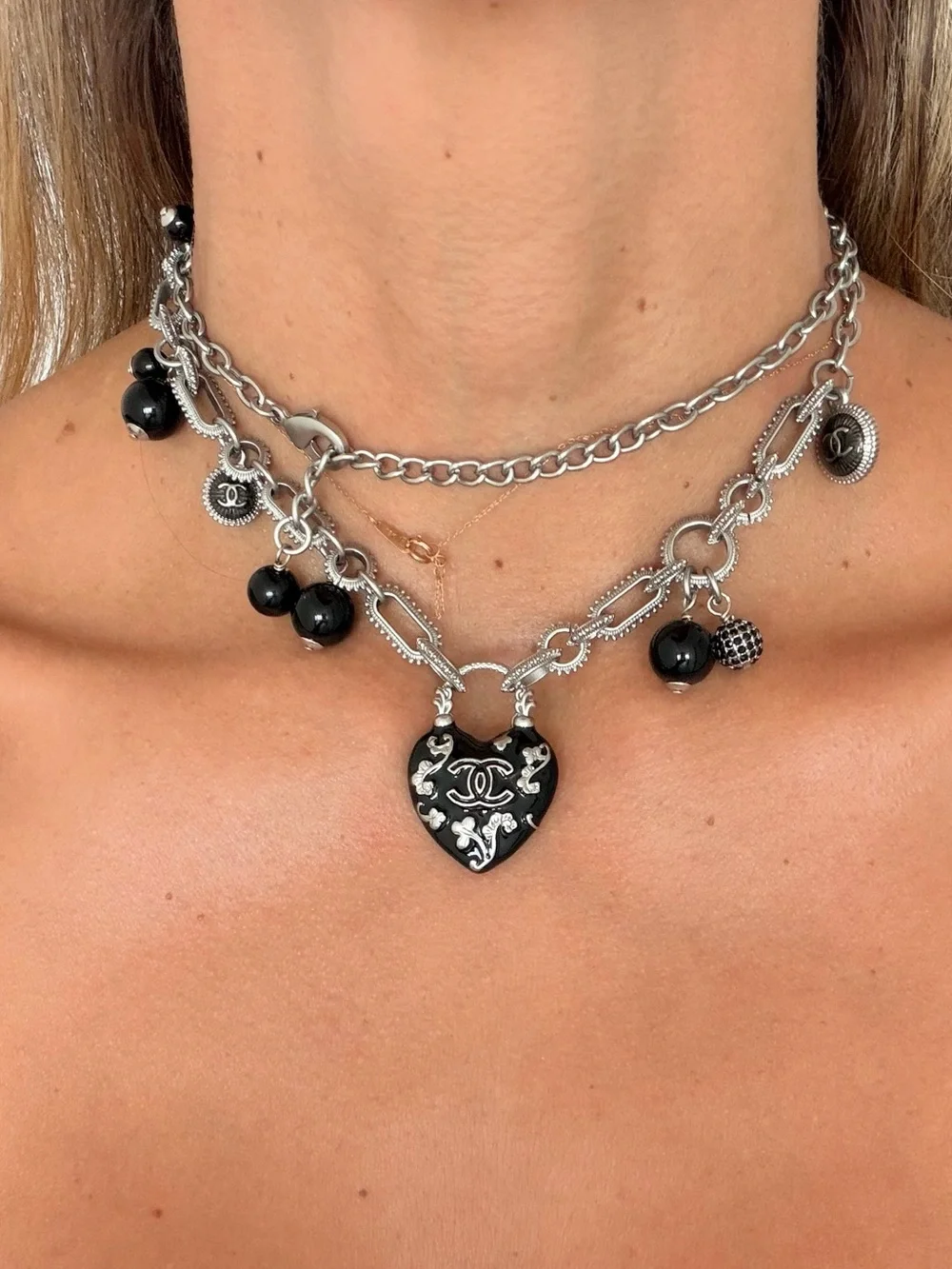 🖤CHANEL Black and Silver Heart Charm Necklace🖤
